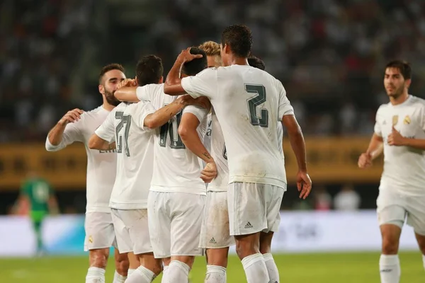 James Rodriguez Von Real Madrid Mitte Feiert Mit Seinen Teamkollegen — Stockfoto