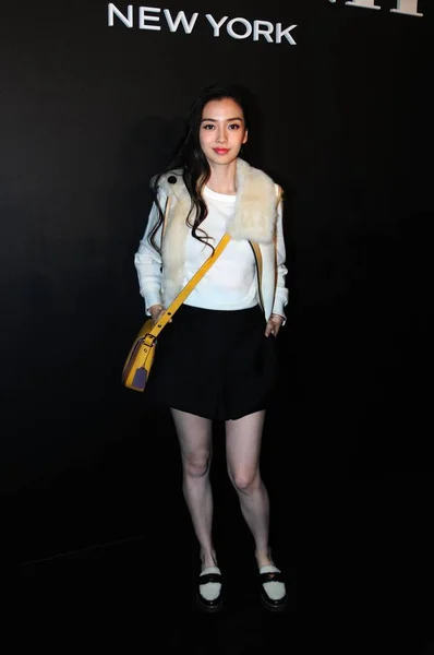 Atriz Hong Kong Angelababy Posa Durante Cerimônia Abertura Nova Loja — Fotografia de Stock