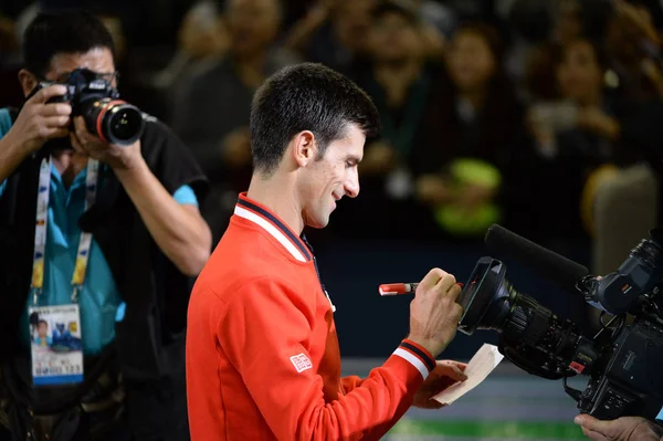Novak Djokovic Aus Serbien Schreibt Den Chinesischen Buchstaben Auf Chinesisch — Stockfoto