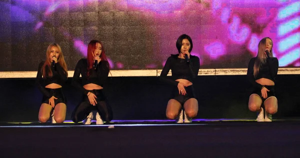Członkowie Koreański Dziewczyna Grupa Chce Wykonywać Podczas Impreza Promocyjna Wuhan — Zdjęcie stockowe