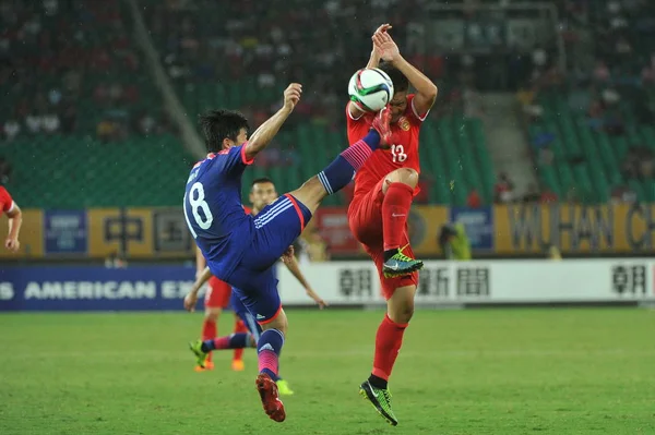 Yuki Muto Japan Left Challenges Gao Lin China Soccer Match — Stock Photo, Image