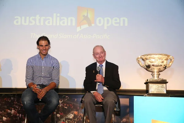 Tenista Español Rafael Nadal Izquierda Tenista Australiano Rod Laver Asisten — Foto de Stock