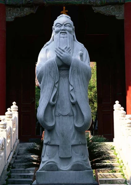 Statue Konfucius Avbildet Konfucius Tempelet Qufu Øst Kinas Shandong Provins – stockfoto