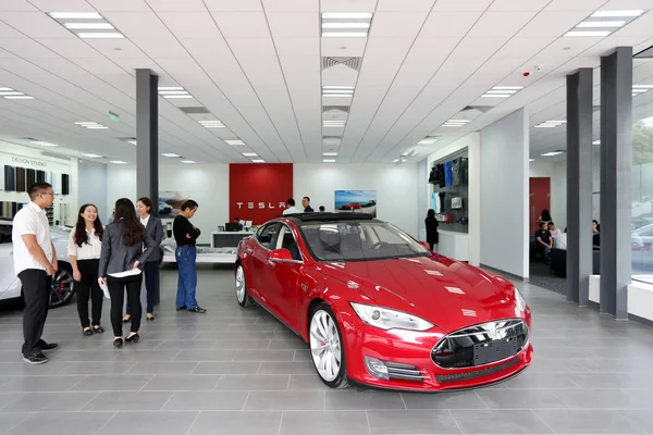 Tesla Model Displayed Experience Center Tesla Shanghai China September 2014 — Stock Photo, Image