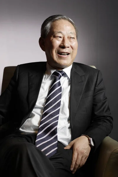 Yan Jiehe Przewodniczącym Grupy Budowy Pacific China Reaguje Podczas Wywiadu — Zdjęcie stockowe