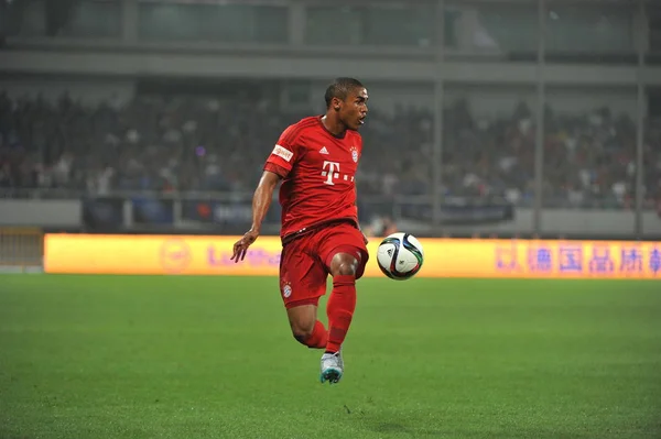 Douglas Costa Bayern Munique Dribla Durante Amistoso Entre Bayern Munique — Fotografia de Stock