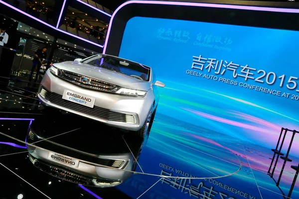 Egy Emgrand Geely Fogalma Látható Kiállítás Ideje Alatt Shanghai Nemzetközi — Stock Fotó