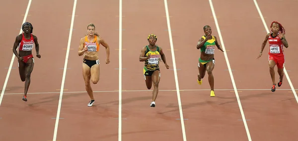 Shelly Ann Fraser Pryce Von Jamaica Centre Und Anderen Sprinterinnen — Stockfoto