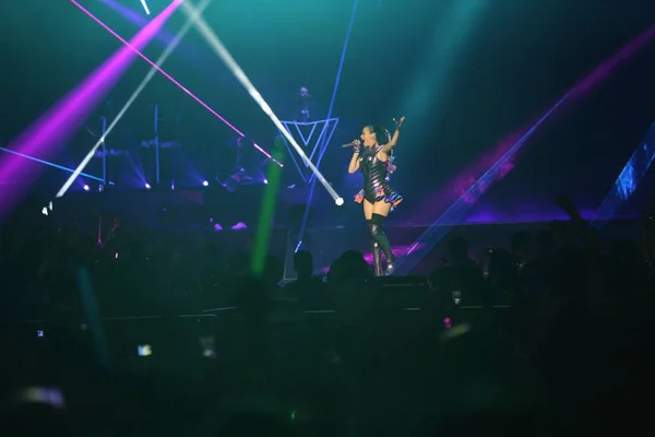 Amerikanska Sångerskan Katy Perry Utför Guangzhou Konserten Hennes Prismatic World — Stockfoto