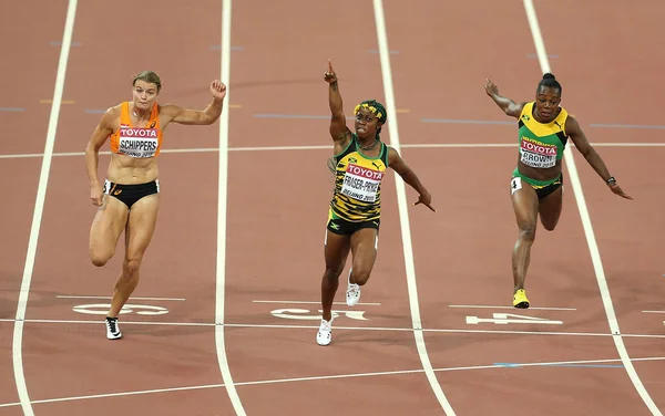 Shelly Ann Fraser Pryce Della Giamaica Centro Festeggia Dopo Aver — Foto Stock