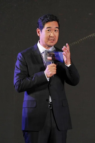2015年8月18日 中国演员张国丽在中国北京举行的华谊兄弟传媒公司与平安银行合作新闻发布会上发表讲话 — 图库照片