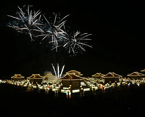 365 Faros Iluminan Durante Exposición Jiuqu Yellow River Light Array — Foto de Stock