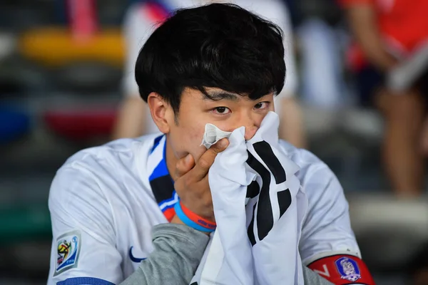 Seorang Penggemar Korea Selatan Menangis Setelah Tim Nasional Sepak Bola — Stok Foto
