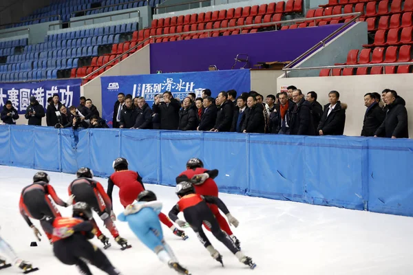 国际奥委会主席 中锋托马斯 巴赫于2019年1月27日在中国东北黑龙江省哈尔滨市举行北京2022年冬奥会前参观了冰上训练中心 — 图库照片