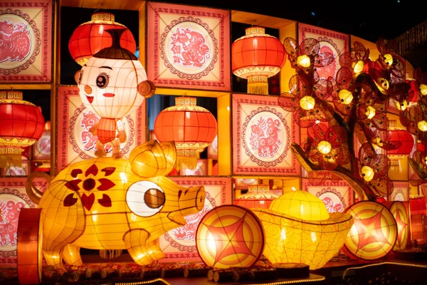 Декорации Фонарей Подсвечены Ознаменование Предстоящего Праздника Весны Китайского Нового Года — стоковое фото