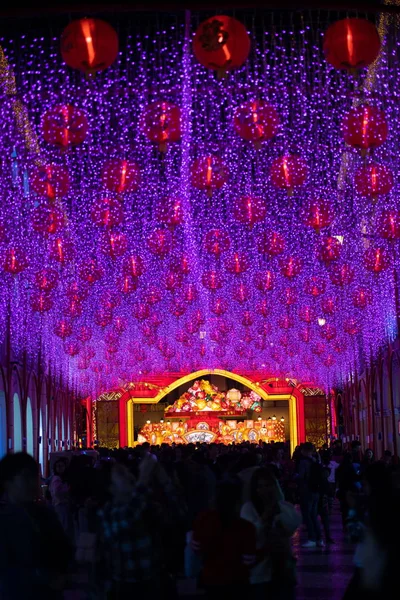 Декорации Фонарей Подсвечены Ознаменование Предстоящего Праздника Весны Китайского Нового Года — стоковое фото