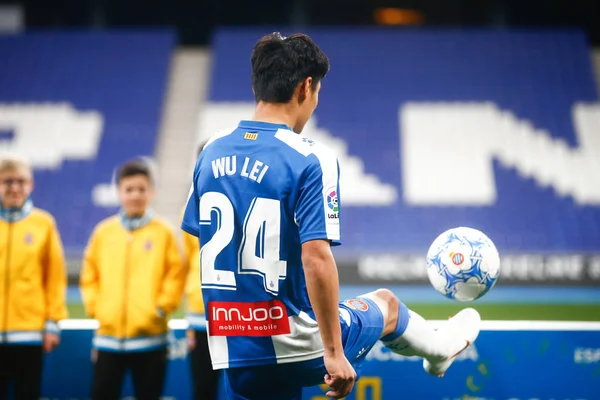 Chinese Football Player Lei Controls Ball His Official Presentation Newly — 图库照片