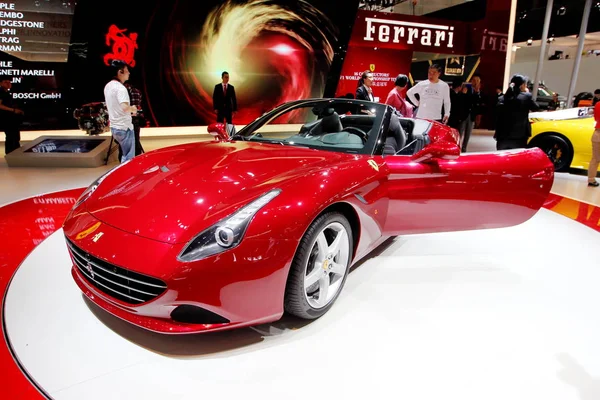 Спортивный Автомобиль Ferrari California Представлен Пекинской Международной Автомобильной Выставке Известной — стоковое фото