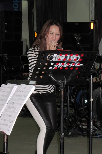 Amerykańska Piosenkarka Coco Lee Śpiewa Podczas Prób Jej Koncert Hong — Zdjęcie stockowe