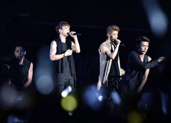 Mitglieder Der Südkoreanisch Chinesischen Pop Boyband Exo Treten Bei Ihrem — Stockfoto
