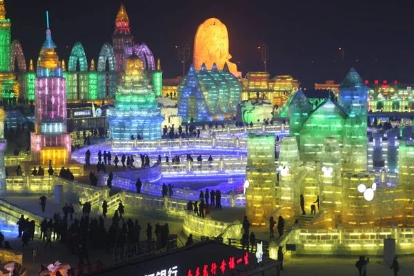 Látogatók Elsétálnak Jégszobrok Harbin International Jég Fesztivál Harbin Város Észak — Stock Fotó