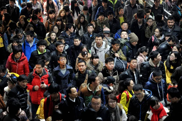 Azok Utasok Akik Jönnek Vissza Tavaszi Fesztivál Nyaralás Tömeg Peking — Stock Fotó