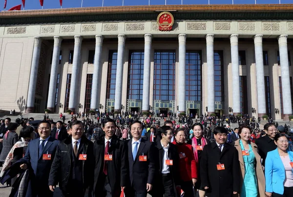 Kínai Képviselők Hagyja Nagy Teremben Emberek Után Záró Értekezletet Második — Stock Fotó
