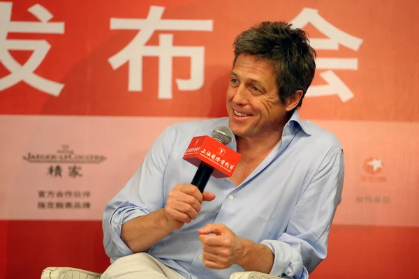 Angielski Aktor Hugh Grant Mówi Konferencji Prasowej Dla Jego Film — Zdjęcie stockowe