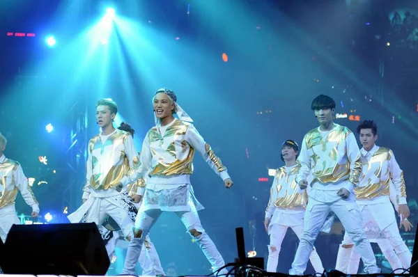 Grupo Pop Surcoreano Chino Exo Presenta Durante Concierto Estrellas Para —  Fotos de Stock