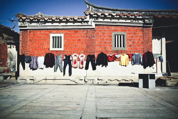 Helyi Kínai Lakosok Használja Kötelet Mint Egy Rögtönzött Szárítókötél Akasztani — Stock Fotó