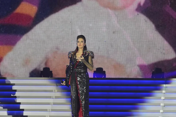 Tajwański Amerykańska Piosenkarka Coco Lee Stawia Podczas Jej Koncertu Charytatywnego — Zdjęcie stockowe
