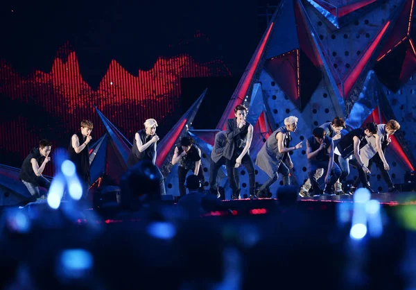 Membros Boy Band Sul Coreano Chinesa Exo Apresentam Seu Concerto — Fotografia de Stock