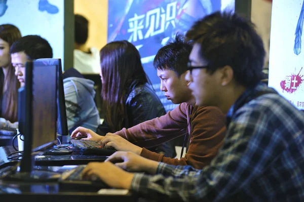 Visitantes Experimentar Jogos Online Durante 11Th China International Digital Content — Fotografia de Stock