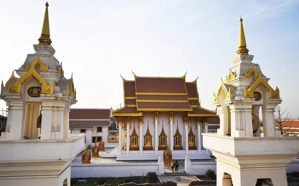 Vista General Templo Budista Estilo Tailandés Dentro Del Área Del —  Fotos de Stock