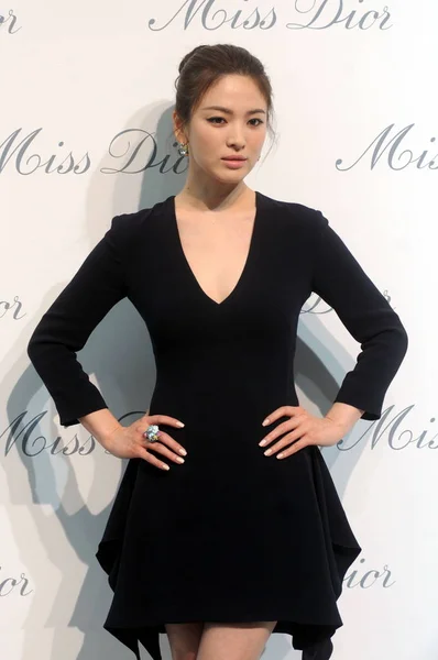Actriz Surcoreana Song Hye Kyo Posa Mientras Llega Ceremonia Apertura — Foto de Stock