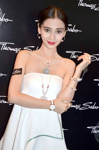 Angelababy 2014 컬렉션의 시계와 토마스 Sabo의 행사에서 2014 — 스톡 사진