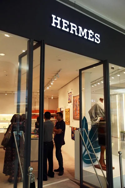 Clientes Loja Uma Boutique Hermes Shopping Center Xangai China Setembro — Fotografia de Stock