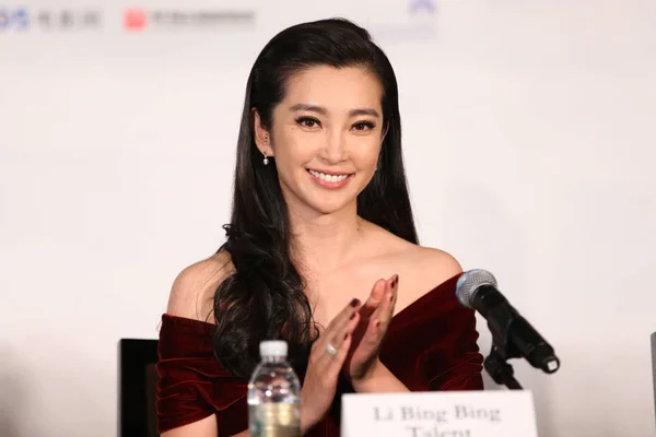 Chińska Aktorka Bingbing Pochwala Konferencji Prasowej Jej Film Transformers Age — Zdjęcie stockowe