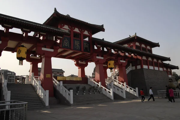 2009年12月27日 中国北西部 西安市のエパン宮殿の正面宮殿への入り口の眺め — ストック写真
