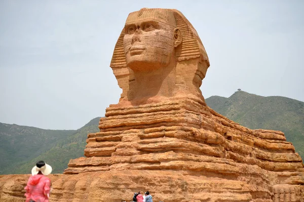 Les Touristes Visitent Réplique Grandeur Nature Grand Sphinx Gizeh Dans — Photo