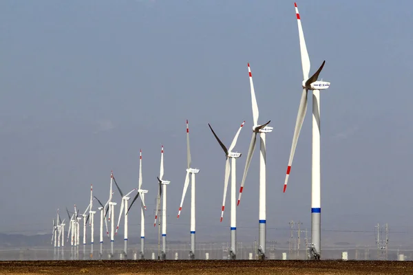 Wind Turbines Whirl Generate Electricity Wind Farm Hami Northwest Chinas — Stock Photo, Image