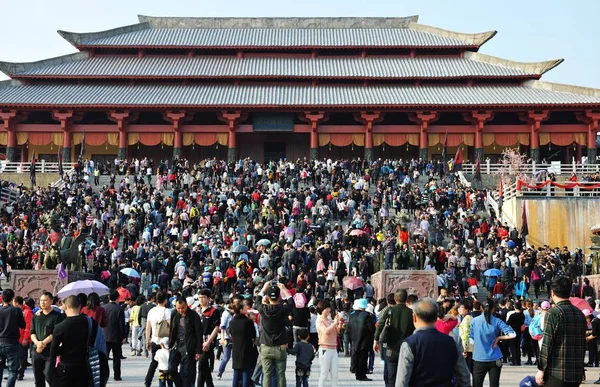 Les Touristes Affluent Palais Impérial Dynastie Qin Aux Studios Hengdian — Photo