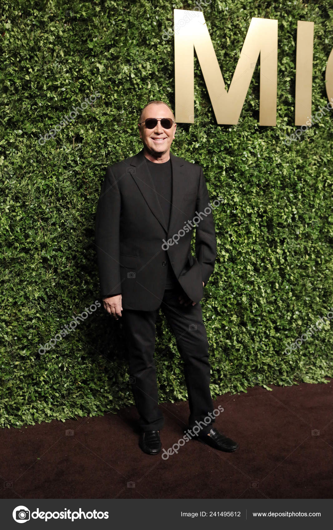 American Fashion Designer Michael Kors Poses Red Carpet Michael Kors –  Stock Editorial Photo © ChinaImages #241495612