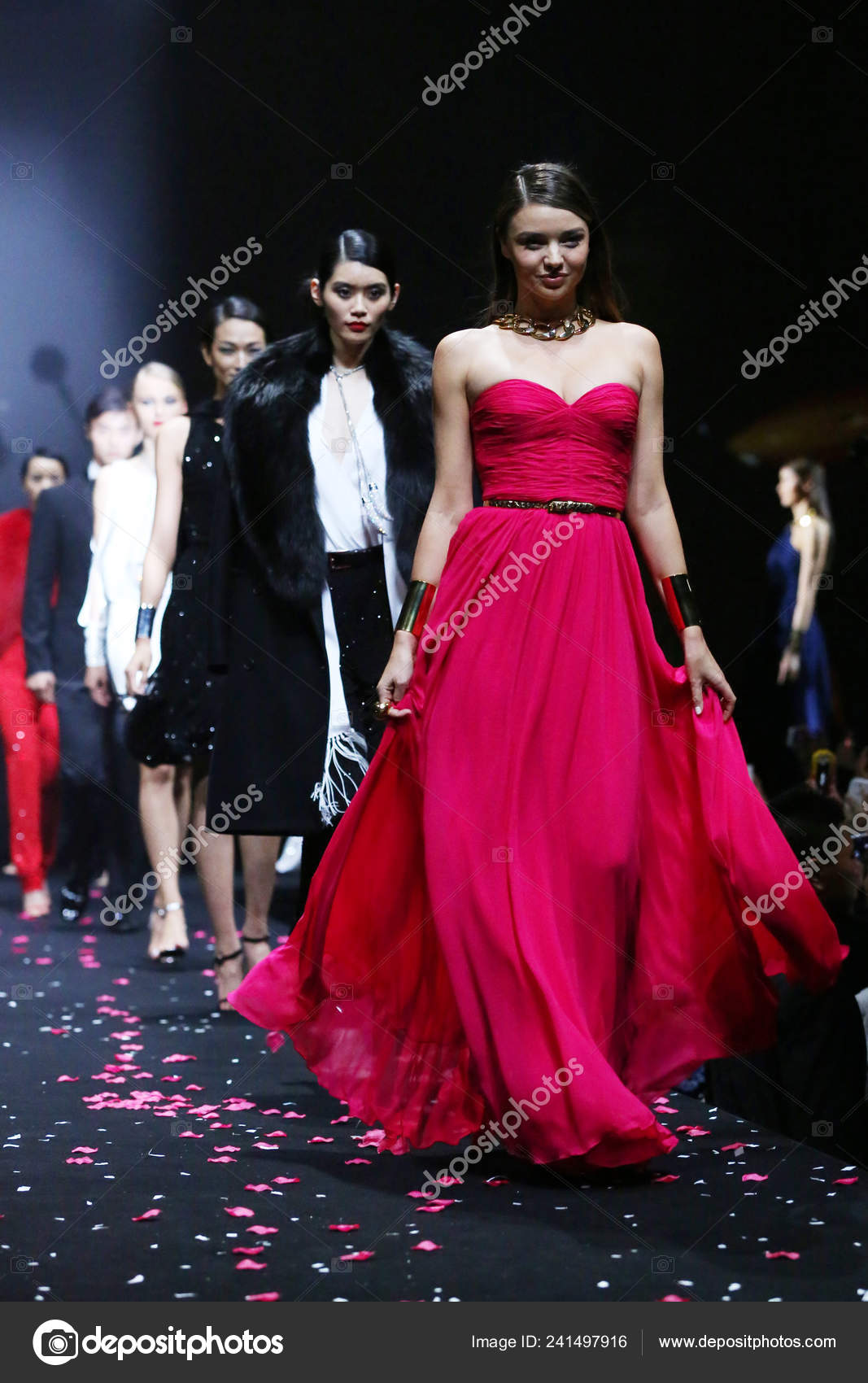 Miranda kerr dior wedding dress deals