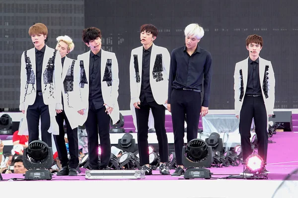 Medlemmar Söder Koreansk Pop Boy Gruppen Exo Utföra Hongkong Dome — Stockfoto