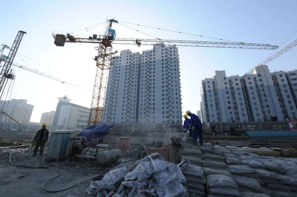 Chińskich Pracowników Migrujących Pracy Terenie Budowy Projektu Apartament Mieszkalny Jinan — Zdjęcie stockowe
