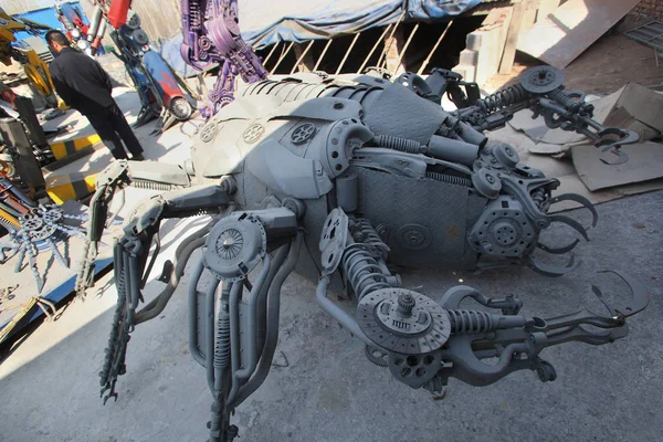Roboty Wykonane Skrawki Pojazdów Widoczne Wyświetlaczu Podwórku Gospodarstwa Shengjing Miasta — Zdjęcie stockowe