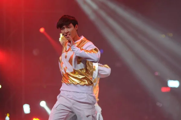 Zuid Koreaanse Chinese Popgroep Exo Presteert Tijdens Een Concert Van — Stockfoto