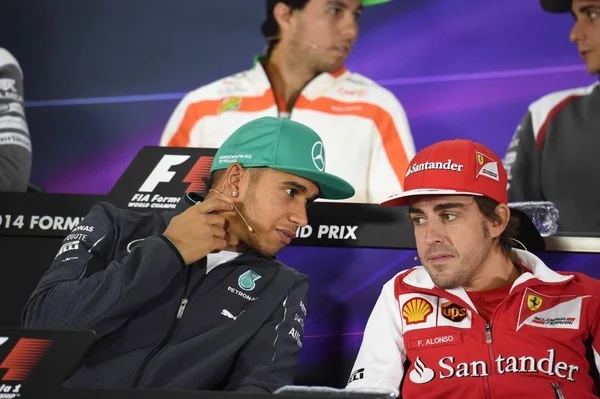 British Driver Lewis Hamilton Mercedes Front Left Talks Spanish Driver — 图库照片