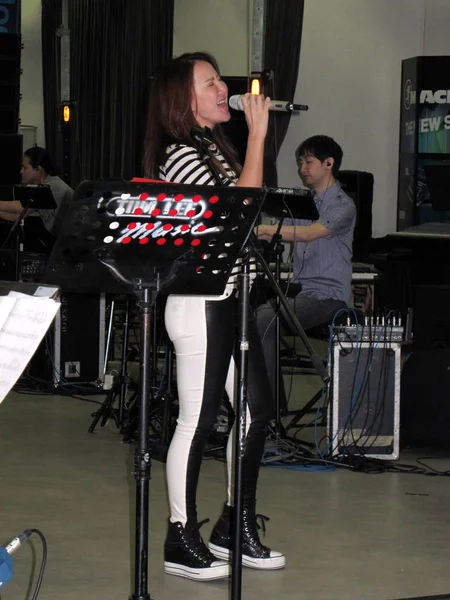 Amerikaans Zanger Coco Lee Zingt Tijdens Een Repetitie Voor Haar — Stockfoto